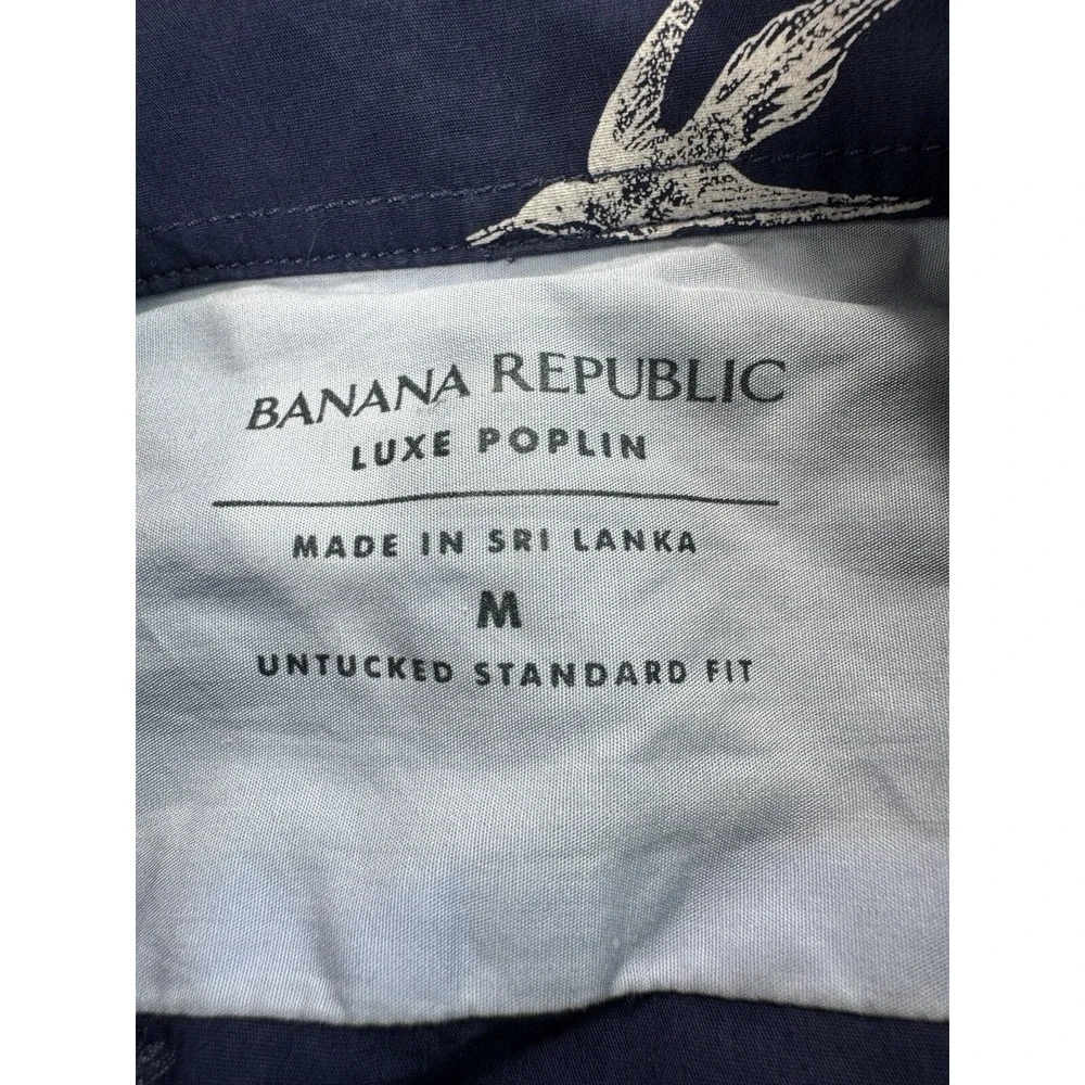 Banana Republic Luxe Poplin Untucked Standard Fit Mens Medium Navy Bird Print
